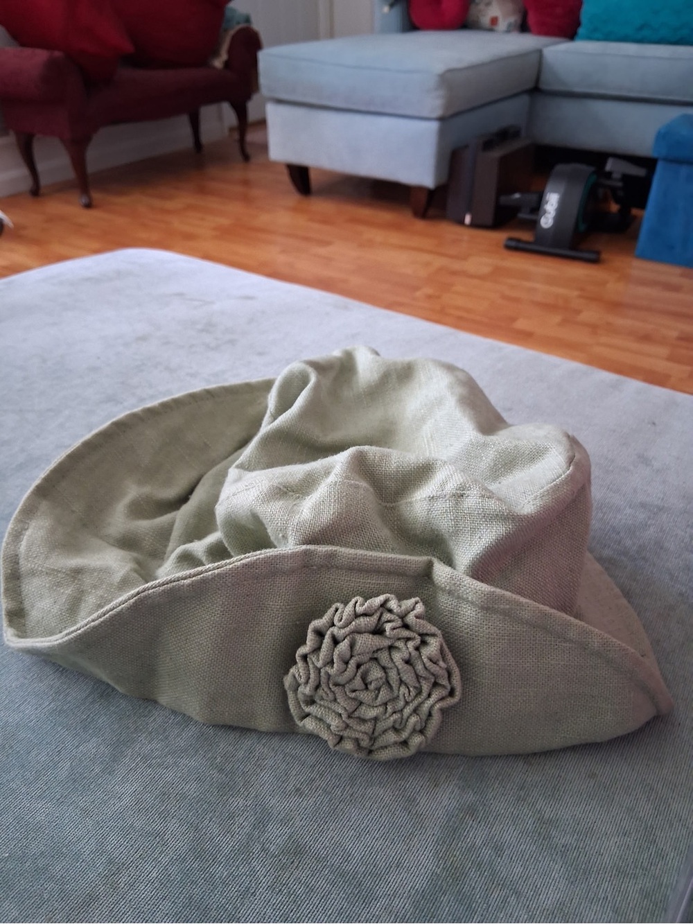 Women’s Floral Accent Cotton Bucket Hat in Light Sage